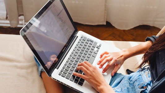Premium-Gebraucht statt Plastikschrott: Warum ein refurbished Business-Laptop von Teqdude.de dein bester Deal ist